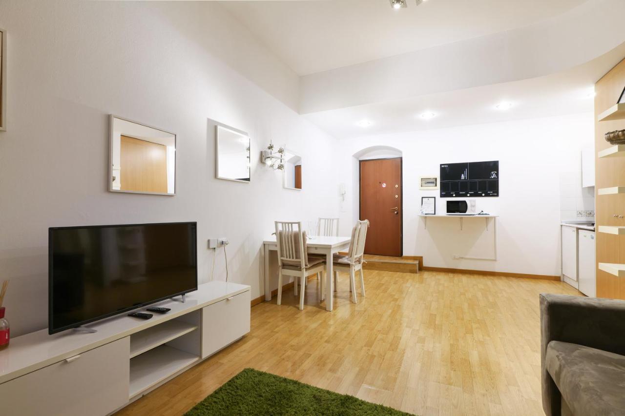 Luminoso Appartamento Con Balcone In Cadorna Milano Esterno foto